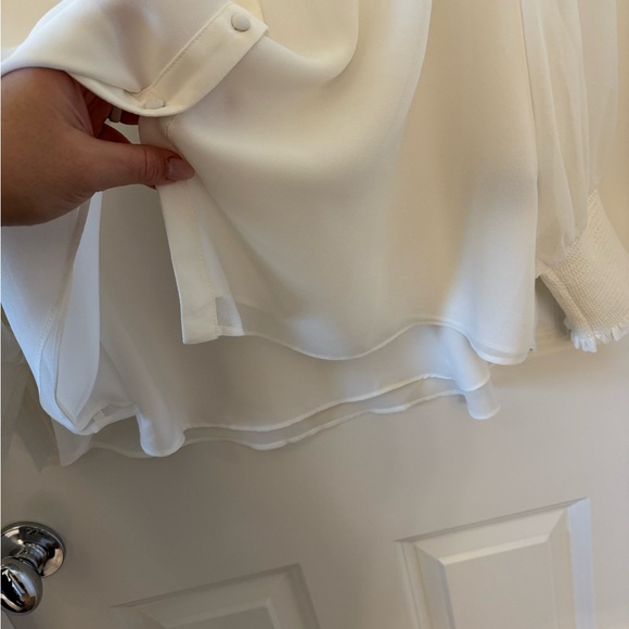 NWT Premise Cream White V-Neck Button Down Blouse - Picture 6 of 9
